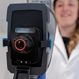 4300 手持式 FTIR 光谱仪