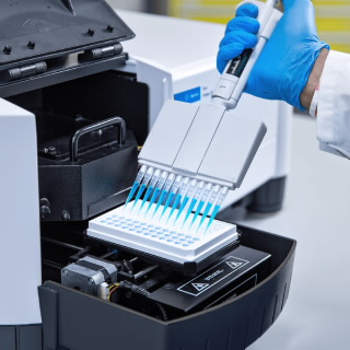 基于高通量荧光的 mAb 聚集体分析解决方案