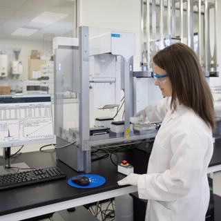 Bravo 自动化液体处理平台