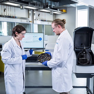 Cary 7000 全能型分光光度计 (UMS)