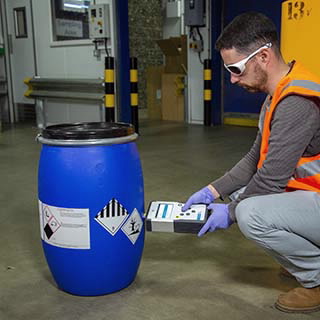 用于原辅料鉴定的 Vaya 手持式拉曼光谱仪